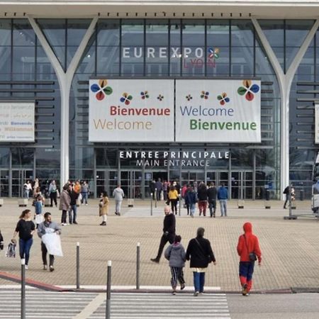 Studio Arena - Groupama Stadium Lyon Meyzieu ภายนอก รูปภาพ